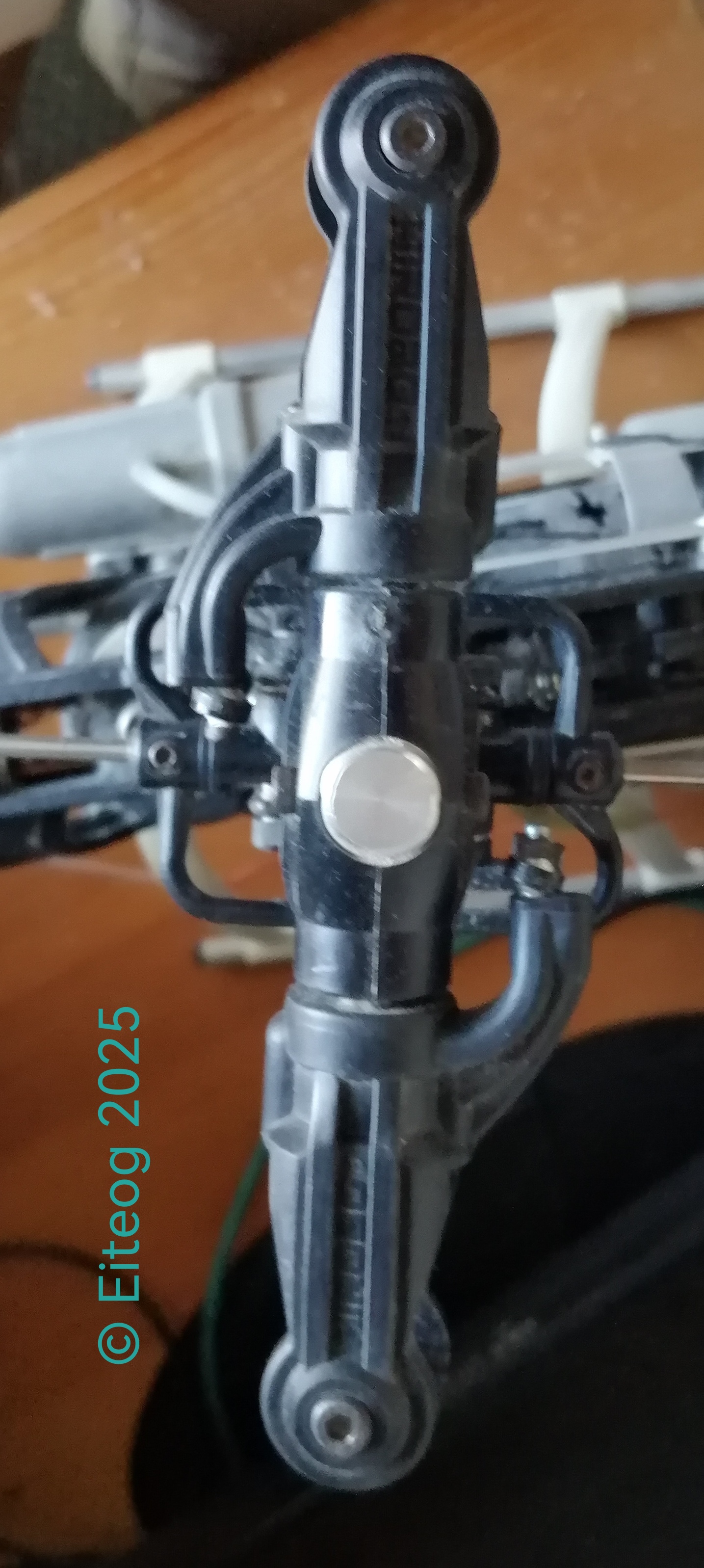 Large RC Helicopter Main Rotor Blade Holders