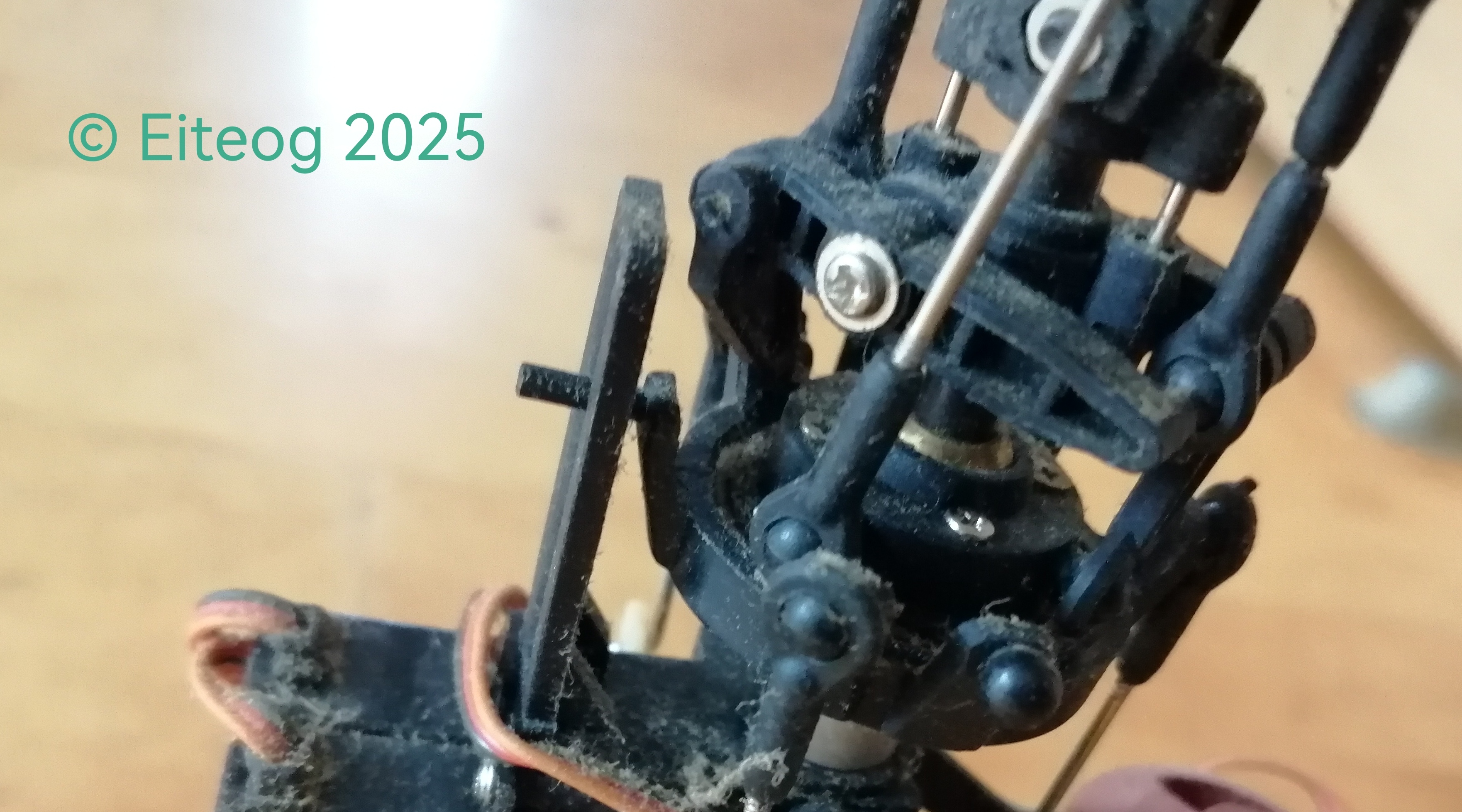 Smallish RC Helicopter Swashplate