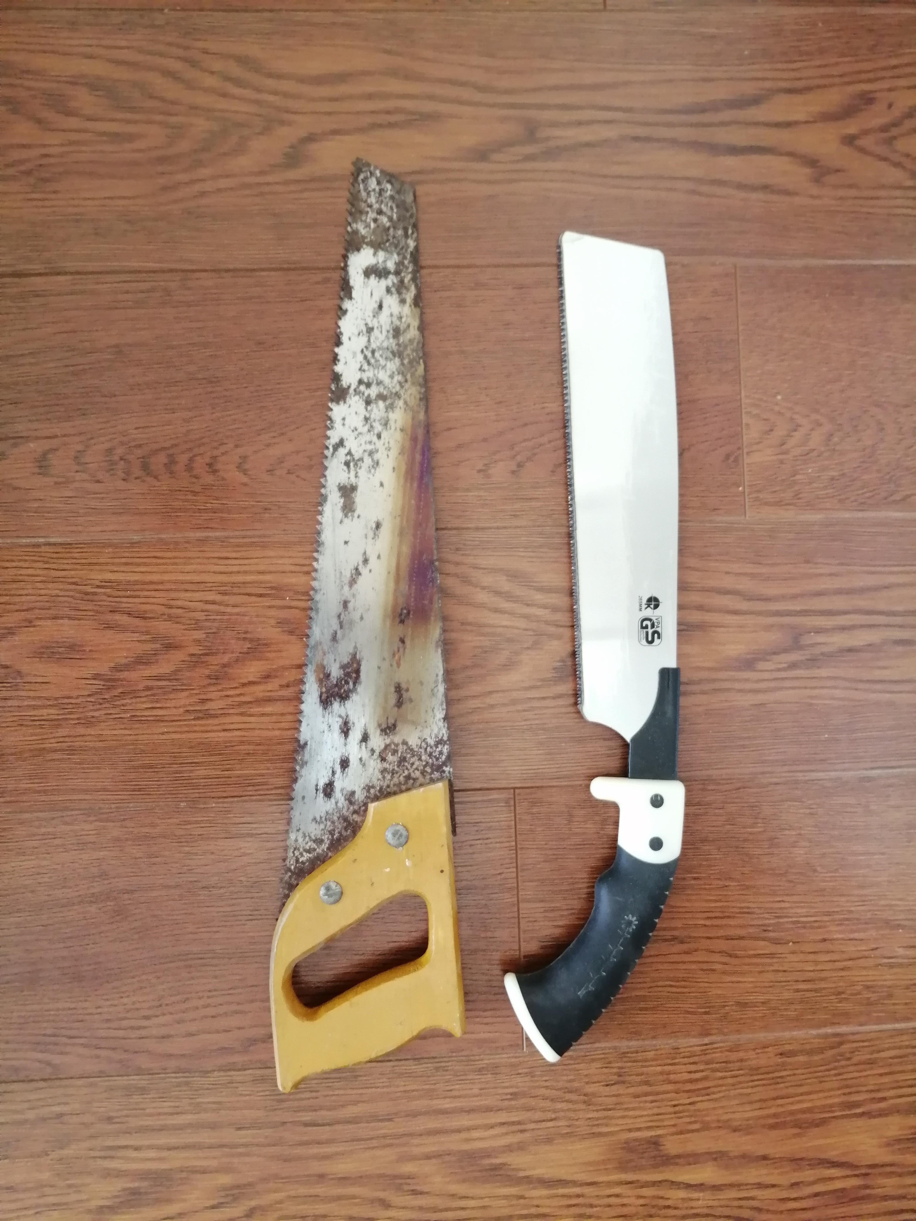 Handsaw used to remove wood, 16 inch Hand Saw, 10.5 inch (265mm) Trim Saw
